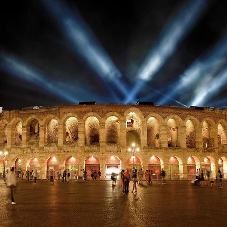 Attico Quarto Di Luna فيرونا المظهر الخارجي الصورة